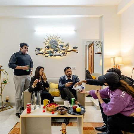 Lime Tree Service Apartment Golf Course Road, 구르가온 외부 사진