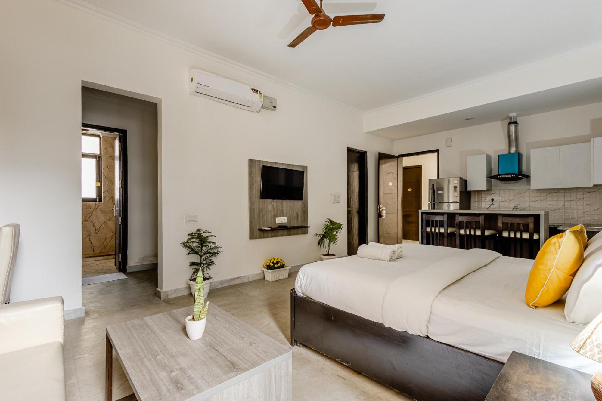 Lime Tree Service Apartment Golf Course Road, 구르가온 외부 사진