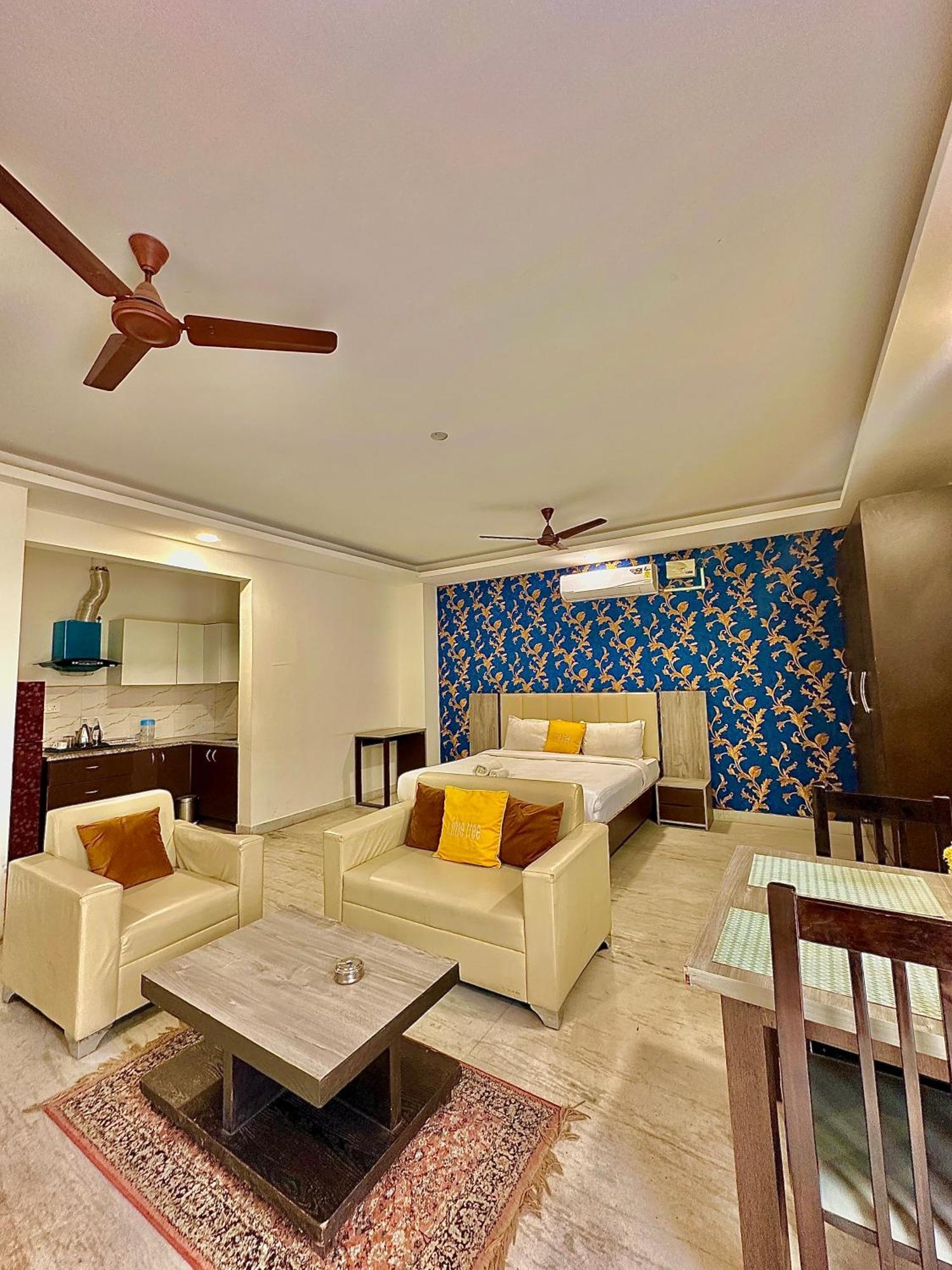 Lime Tree Service Apartment Golf Course Road, 구르가온 외부 사진