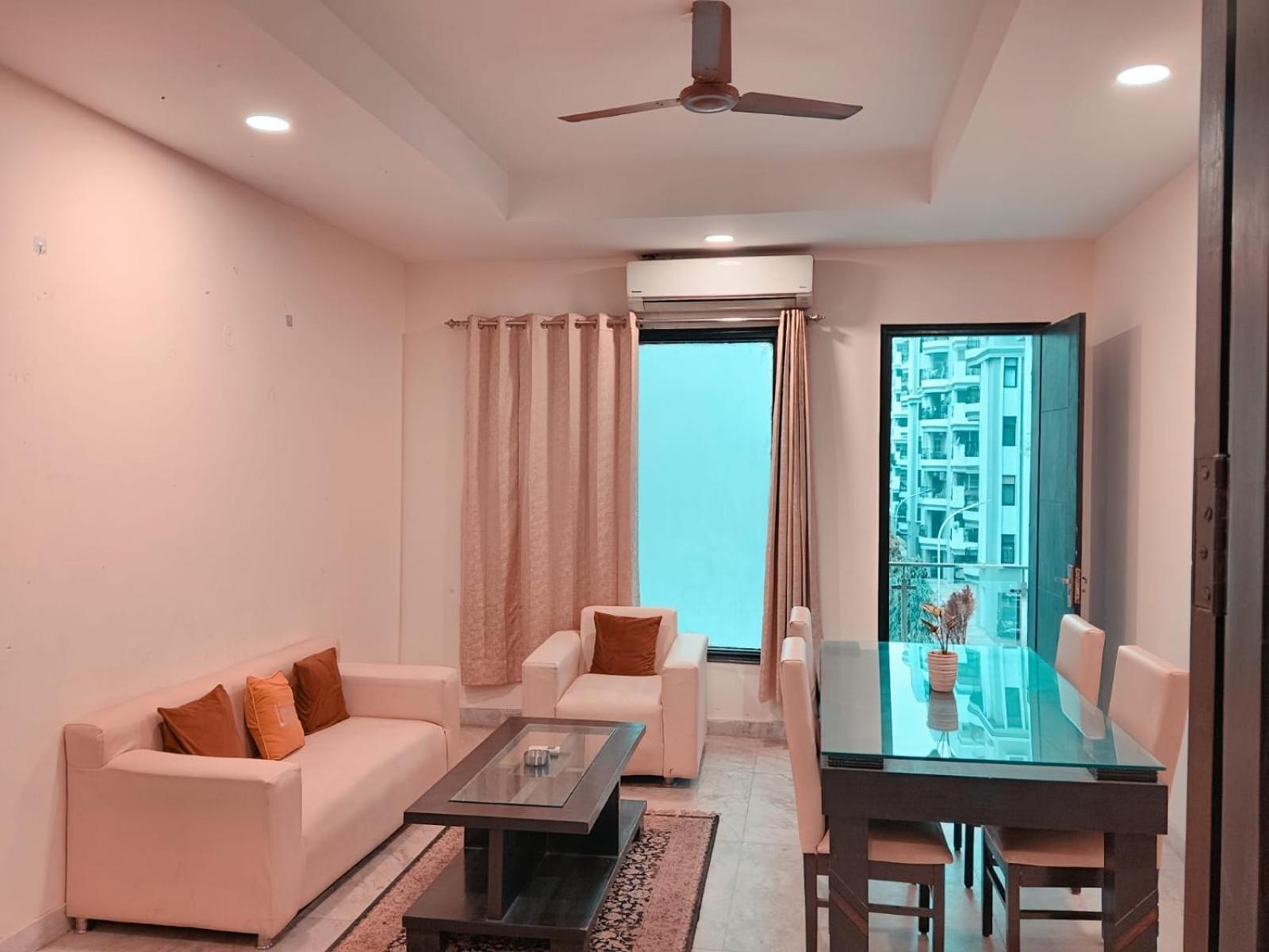 Lime Tree Service Apartment Golf Course Road, 구르가온 외부 사진