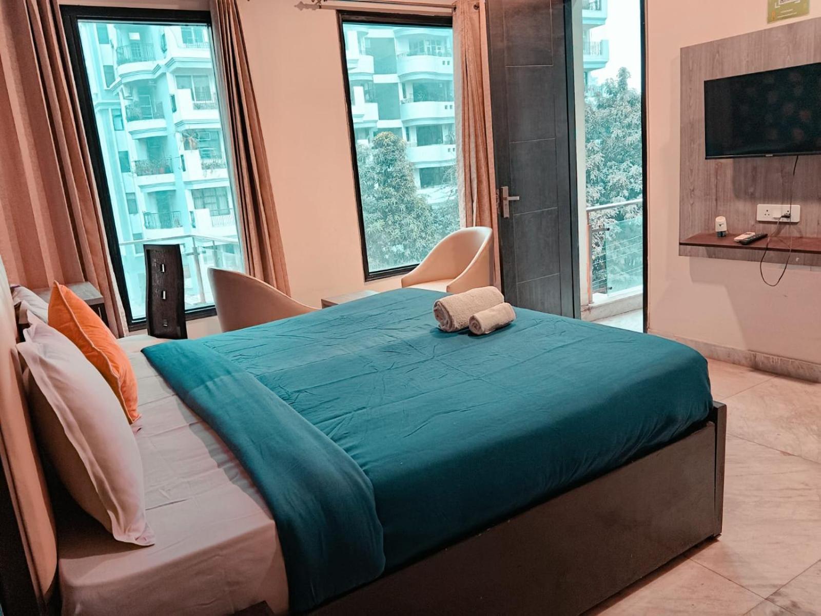 Lime Tree Service Apartment Golf Course Road, 구르가온 외부 사진