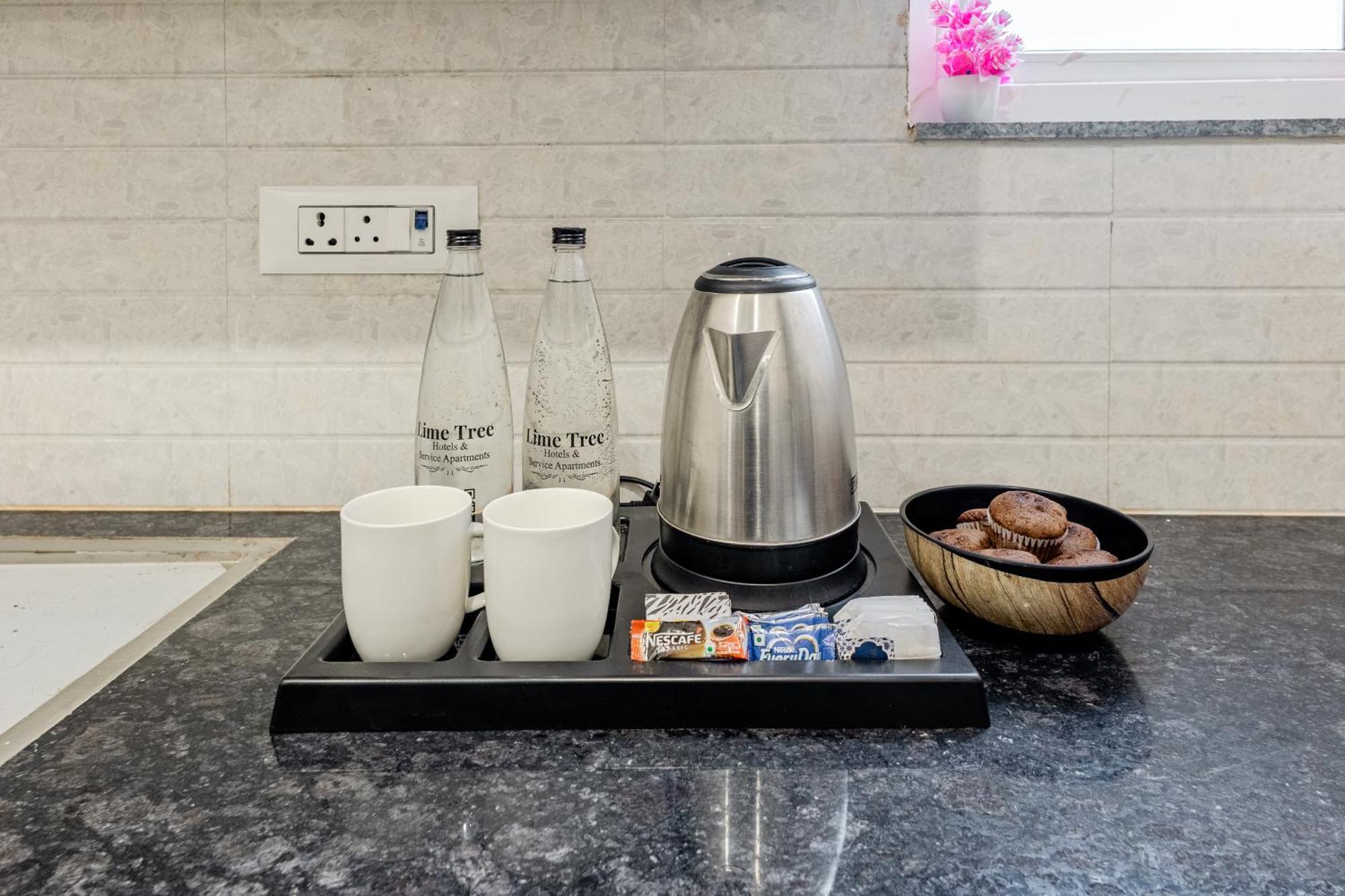 Lime Tree Service Apartment Golf Course Road, 구르가온 외부 사진
